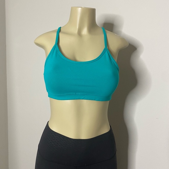Green lulu flow y sports bra - Picture 2 of 3